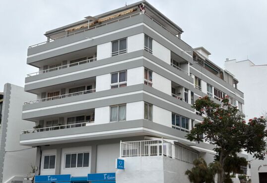 Apartamento céntrico con dos terrazas y vistas al mar