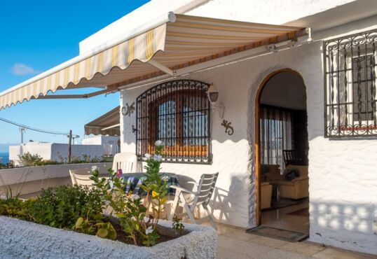 Acogedor bungalow con vistas al mar y licencia VV