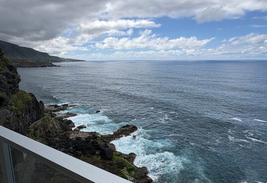 Apartamento moderno en una ubicación espectacular frente al mar