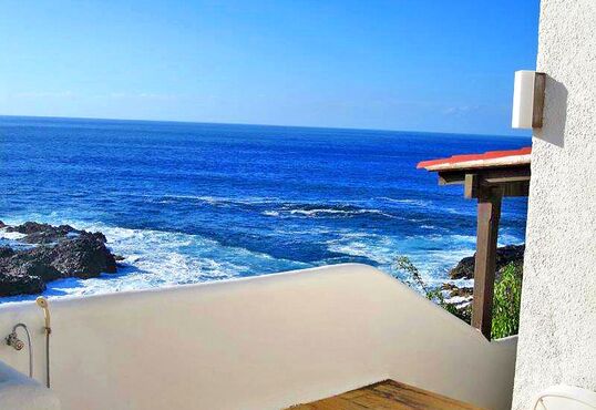 Chalet en una ubicación irrepetible, justo a orillas del mar