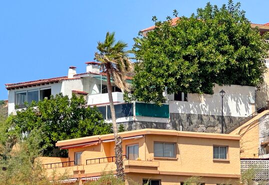 Chalet en una ubicación irrepetible, justo a orillas del mar