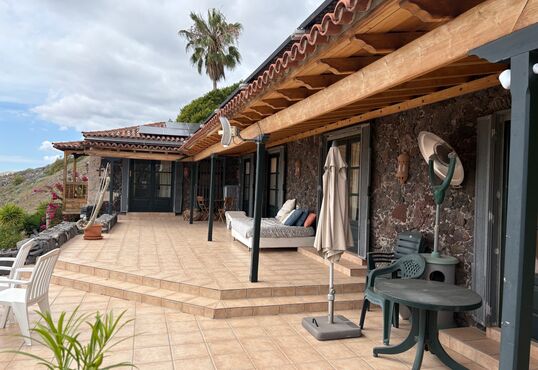 Finca de estilo tradicional en una ubicación totalmente aislada con vistas