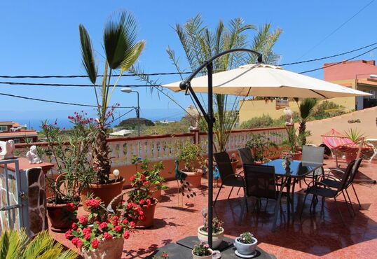 Casa grande con múltiples posibilidades de uso
