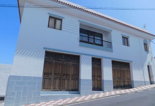 Casa de pueblo con preciosas vistas al Atlántico